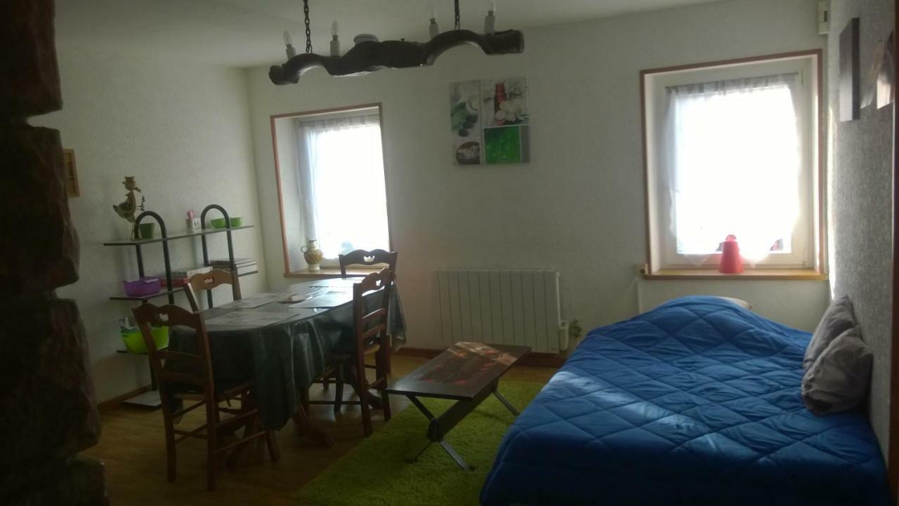 Gite Appartement Du Pays Des Lacs De Pierre Percee Celles-sur-Plaine Exteriör bild